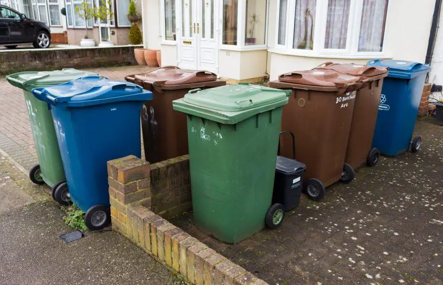 How to Dispose of a Wheelie Bin 2 Find a Local Recycling Center