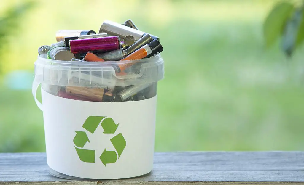 How To Dispose Of Batteries 2 How To Dispose Of Batteries