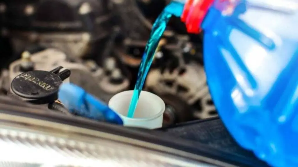 How to Dispose of Antifreeze: 8 Best Ways 2 Antifreeze
