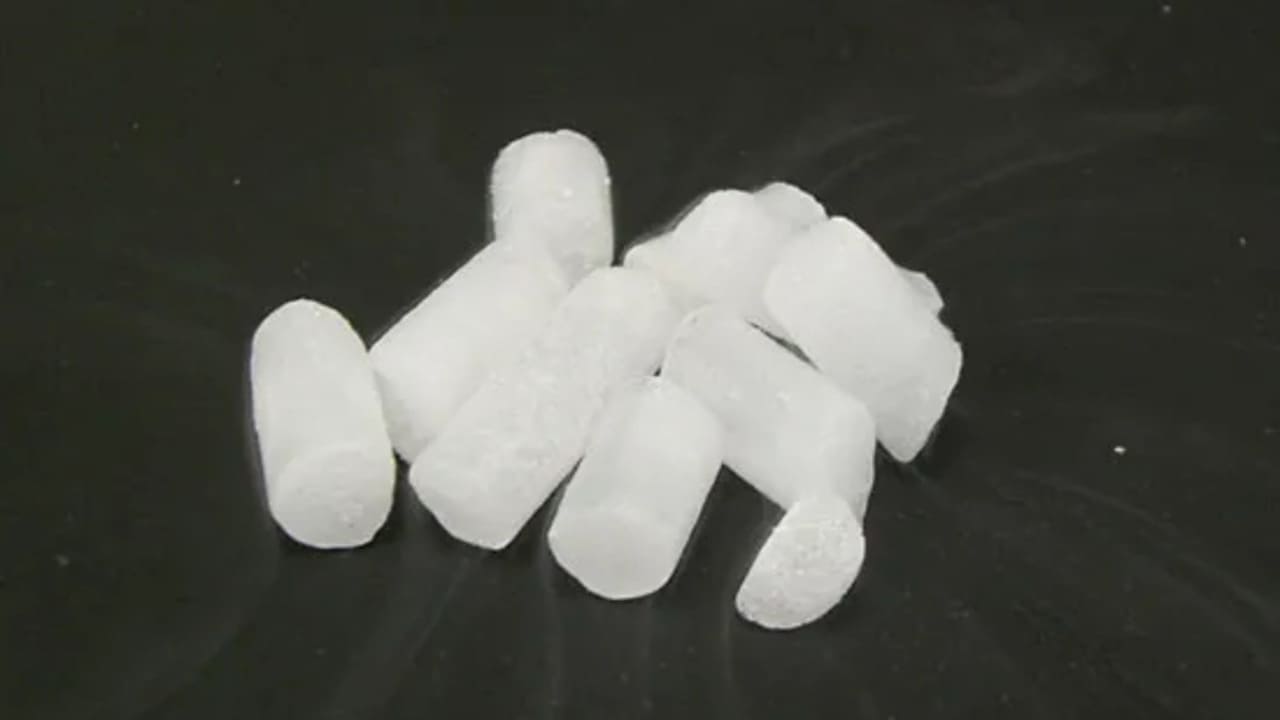 How to Dispose of Dry Ice [5 Best Ways You Can Try]