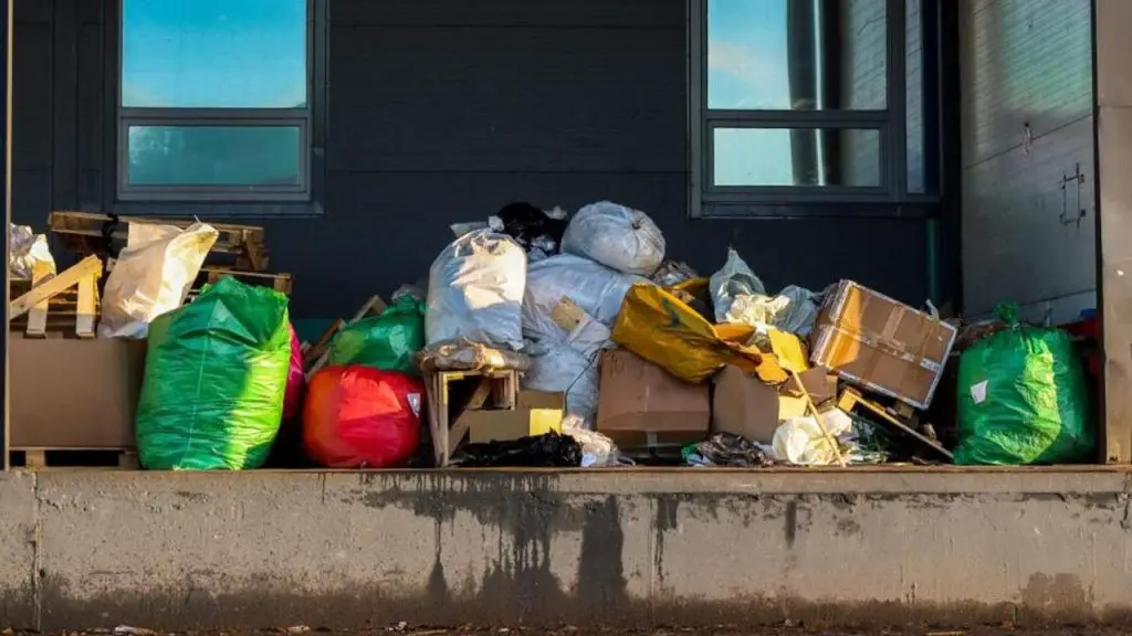 11 Easy Ways to Get Free Junk Removal 2 Junk Removal