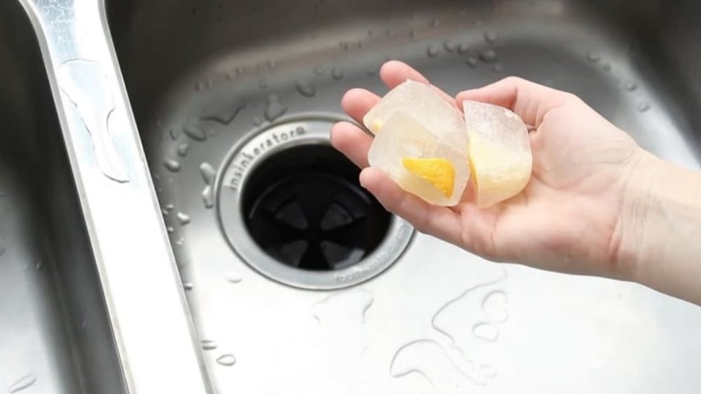 Ice cube disposal method