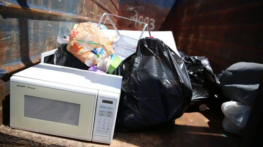 How to Recycle Microwave Ovens 2 microwave