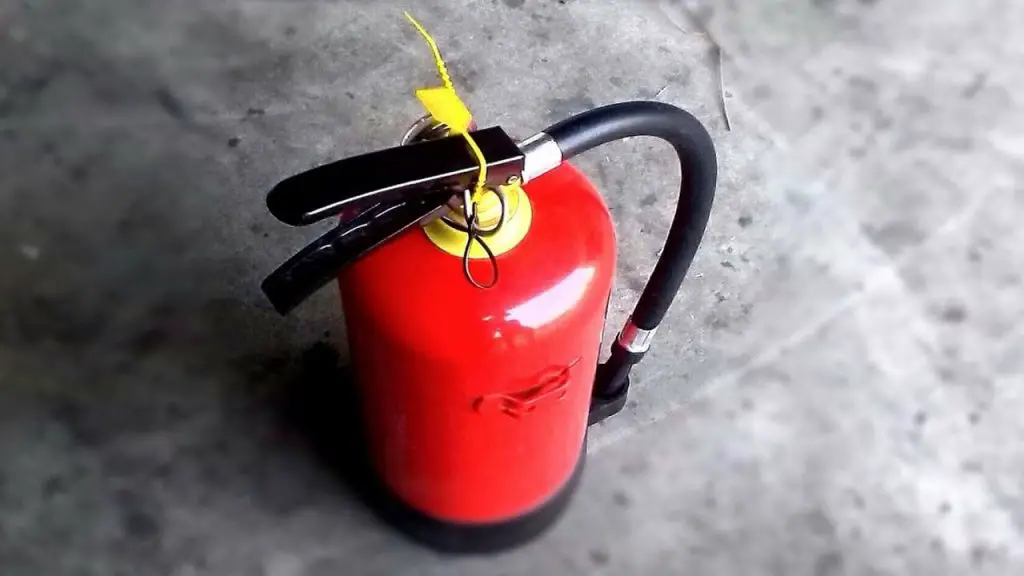 HOW TO DISPOSE OF EMPTY FIRE EXTINGUISHERS 1 empty fire-extinguisher
